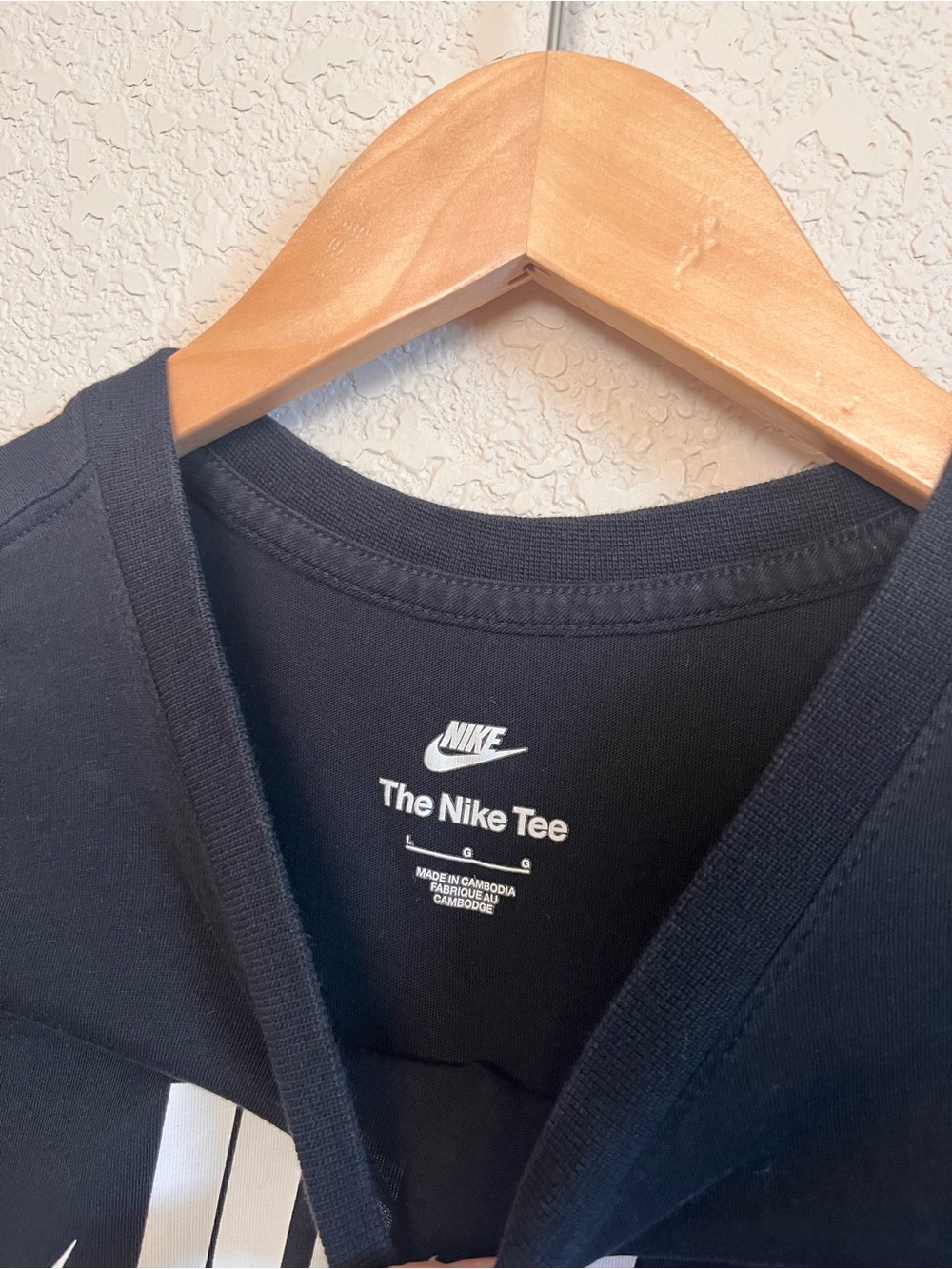 Nike Black T-Shirt with White "Just Do It" Logo - Picture 4 of 5